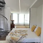 A Proa Do Moliceiro - Iconik Design Αβέιρο