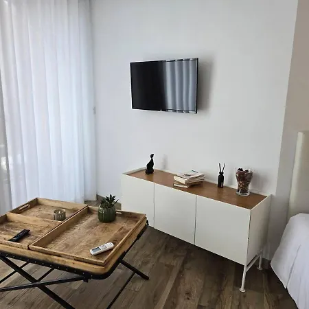 Iconik Design *