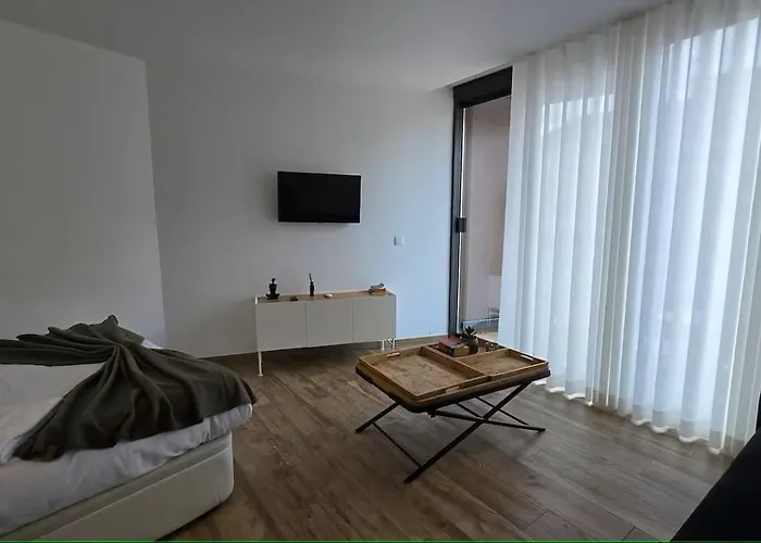 Iconik Design Daire *