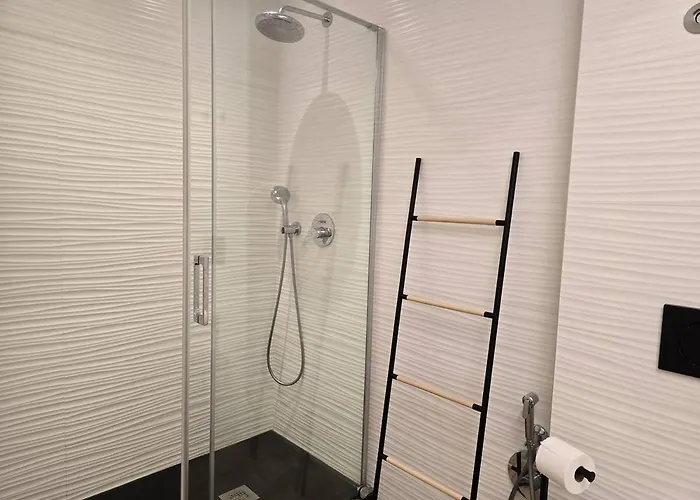 Daire Iconik Design *