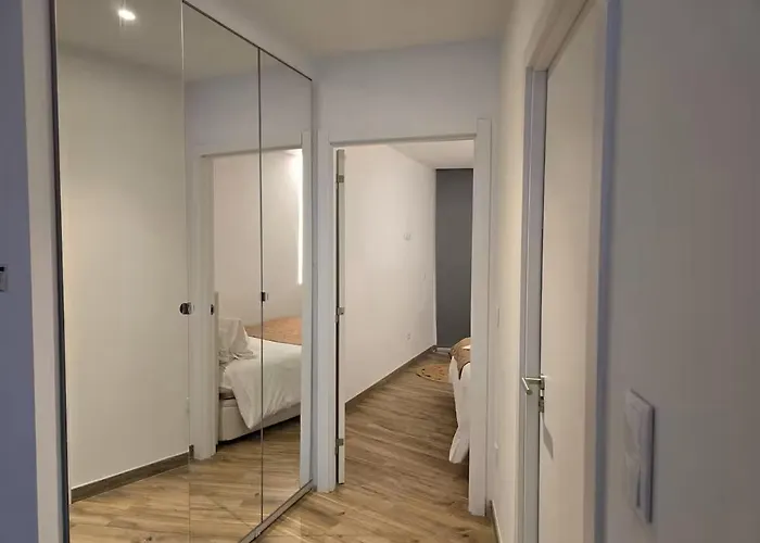 Daire Iconik Design *